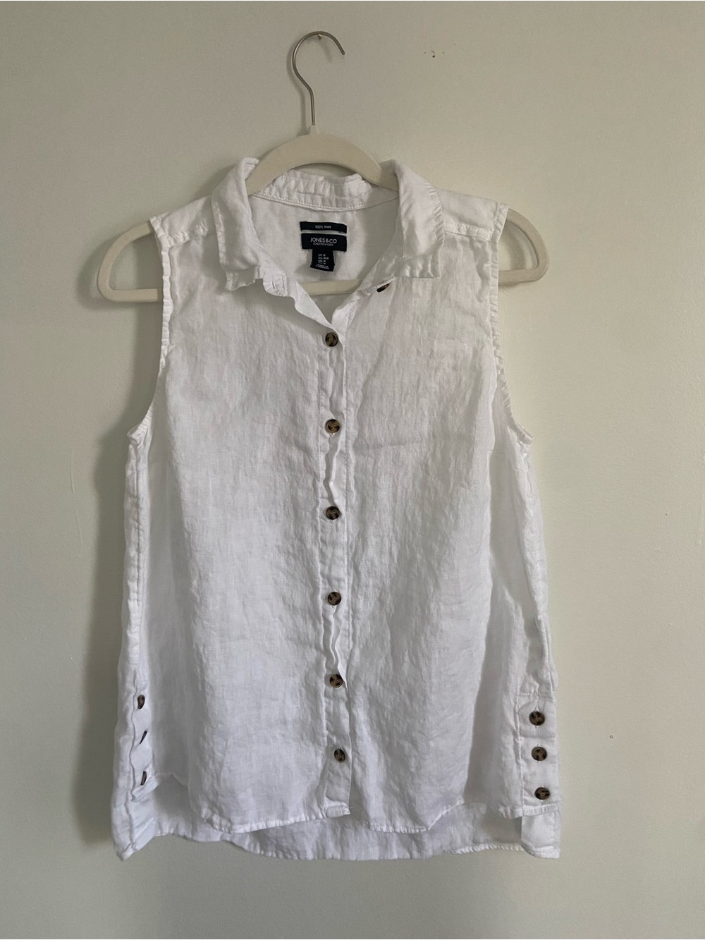 Jones & Co. White Linen Sleeveless Button-Down Shirt